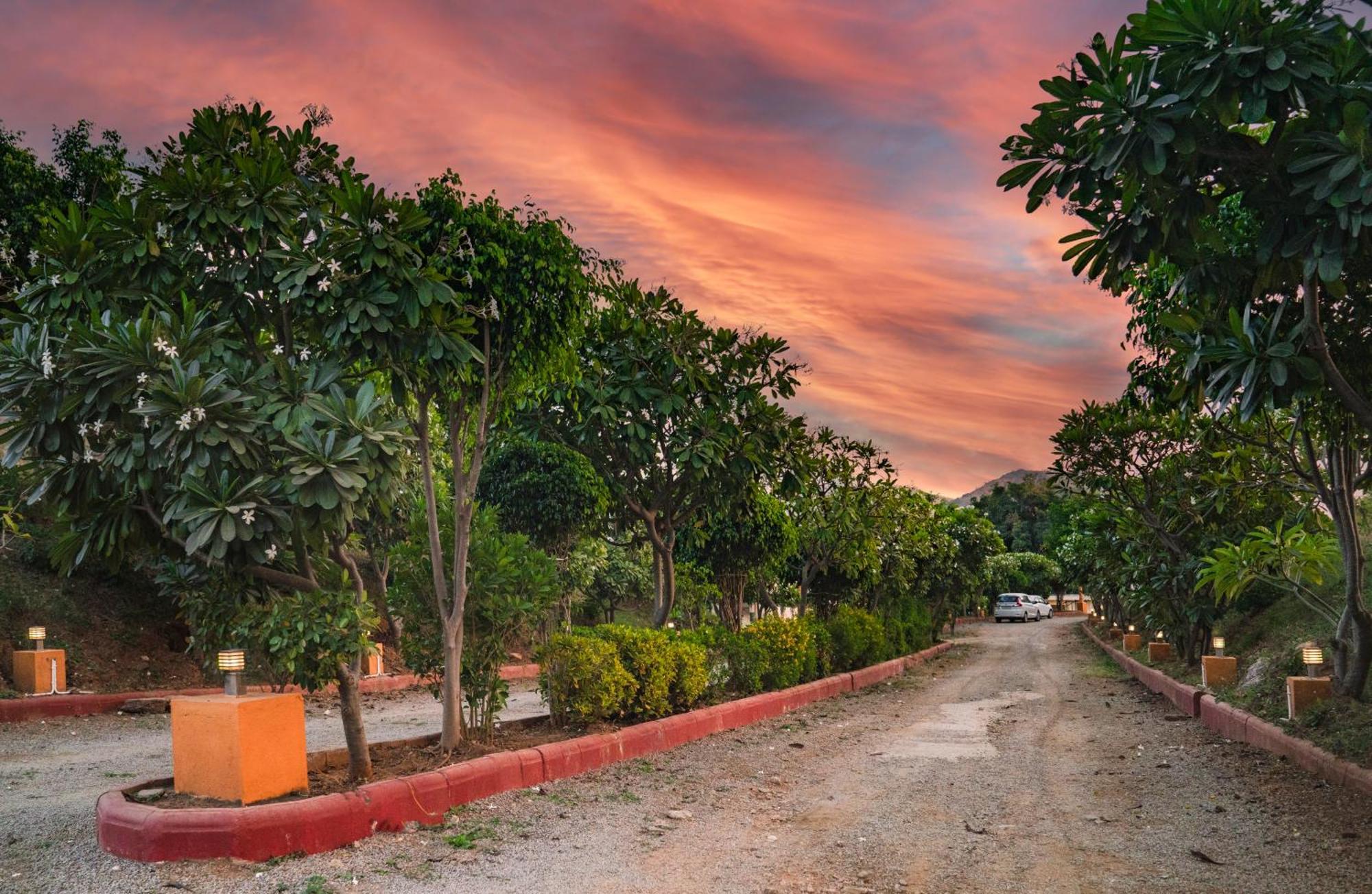 Udai Nature Valley Resort - A Peace Full Farmhouse Resort Udaipur Ngoại thất bức ảnh
