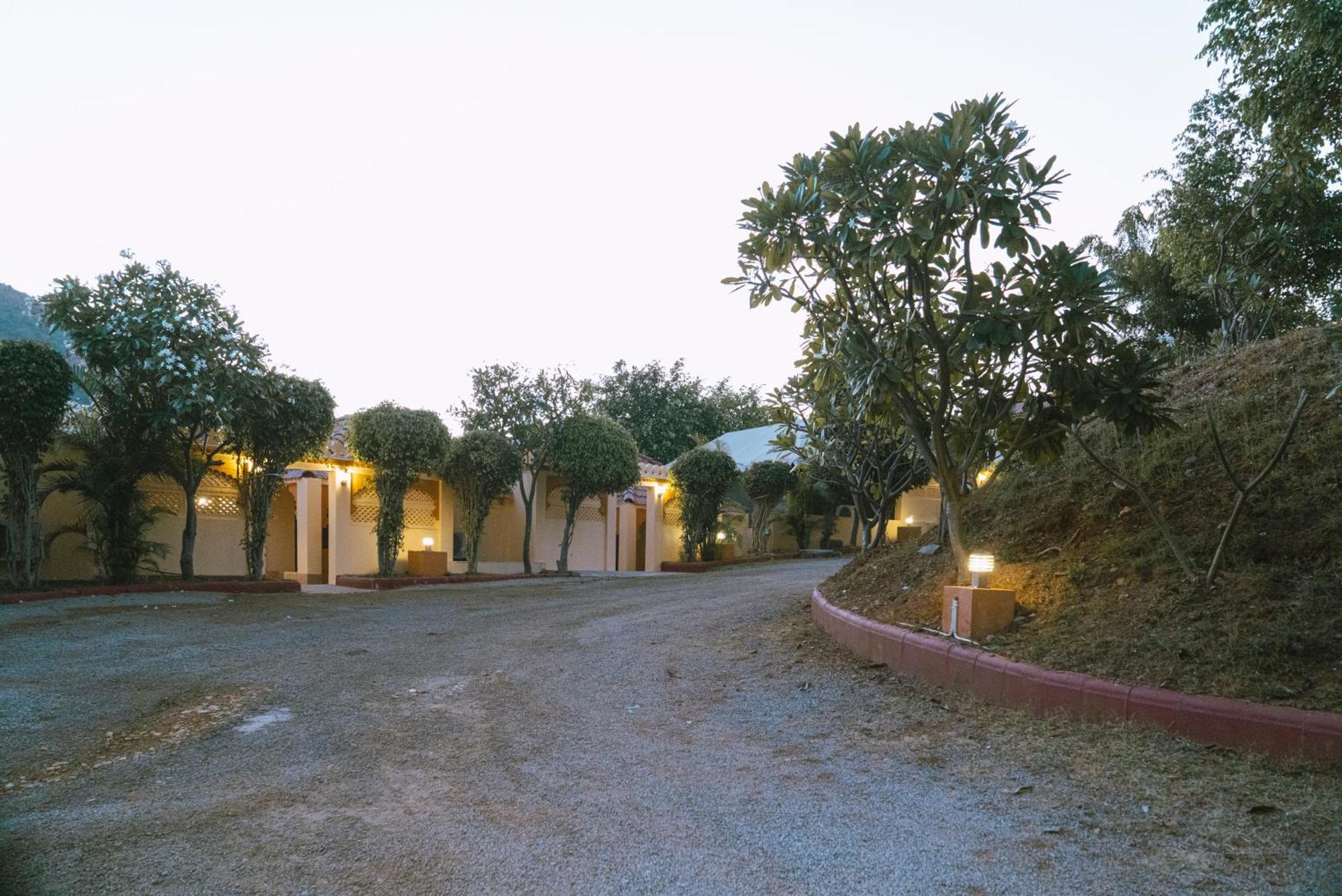 Udai Nature Valley Resort - A Peace Full Farmhouse Resort Udaipur Ngoại thất bức ảnh